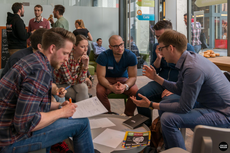 HRH15-team-mobile-video-interview2