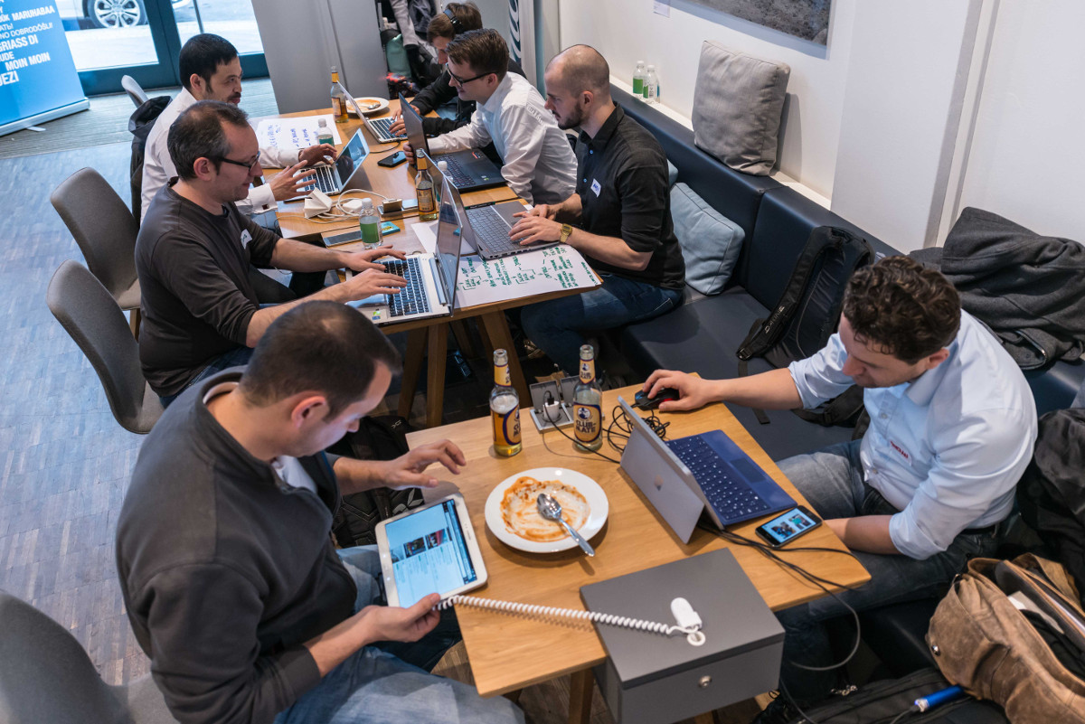Team SlackHackHR - 2- Platz beim zweiten HR Hackathon - bei der Arbeit